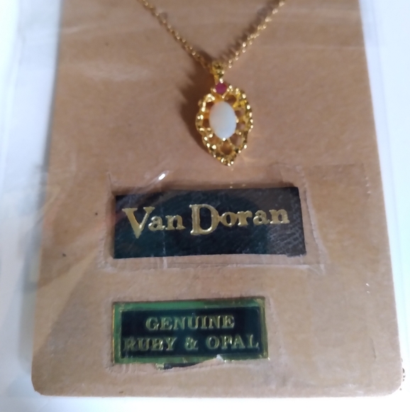 RUBY AND OPAL NECKLACE - Picture 4 of 4